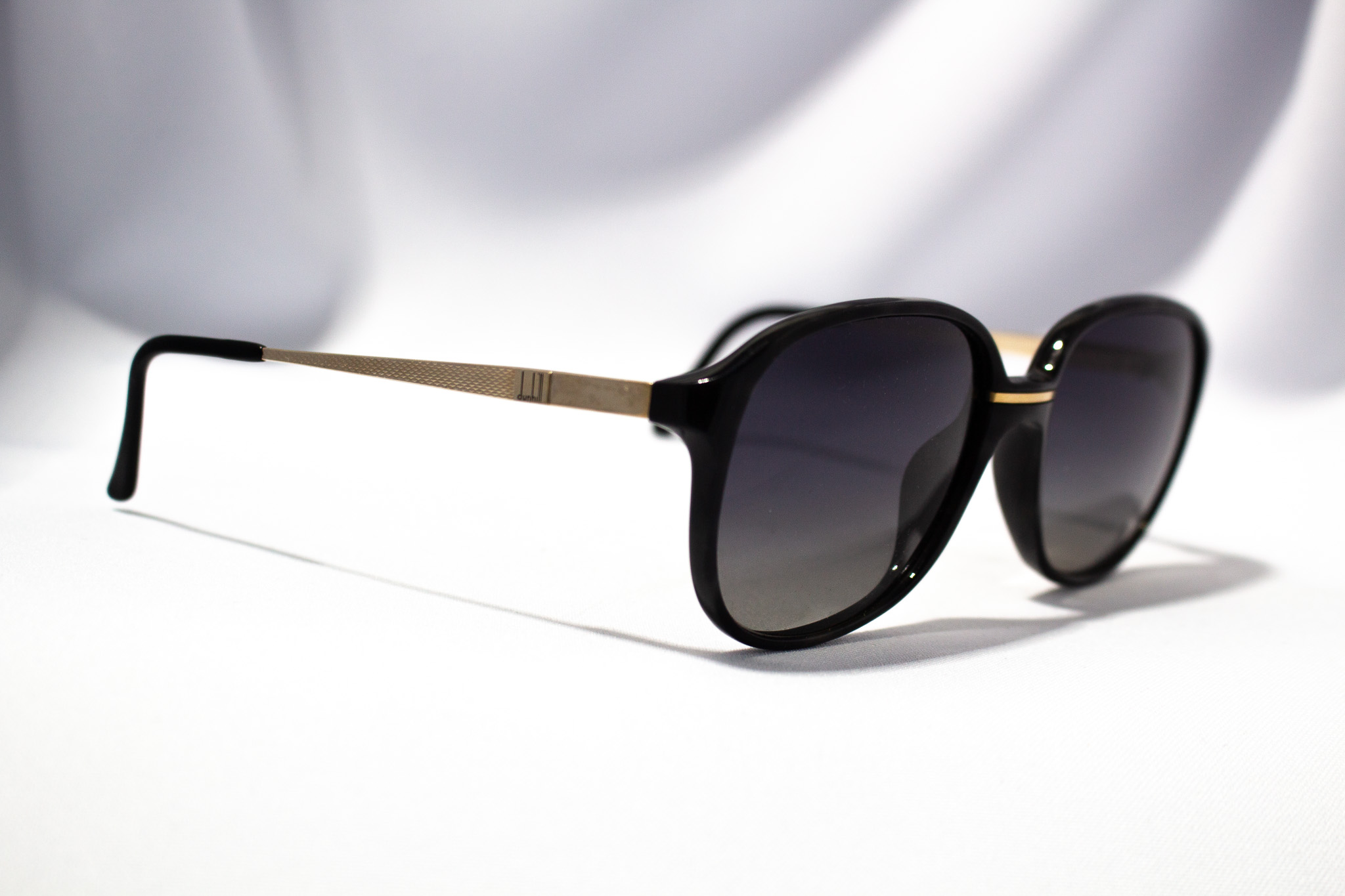 DUNHILL. Hecha en Austria. Lente polarizada. 6037 20 5716 135